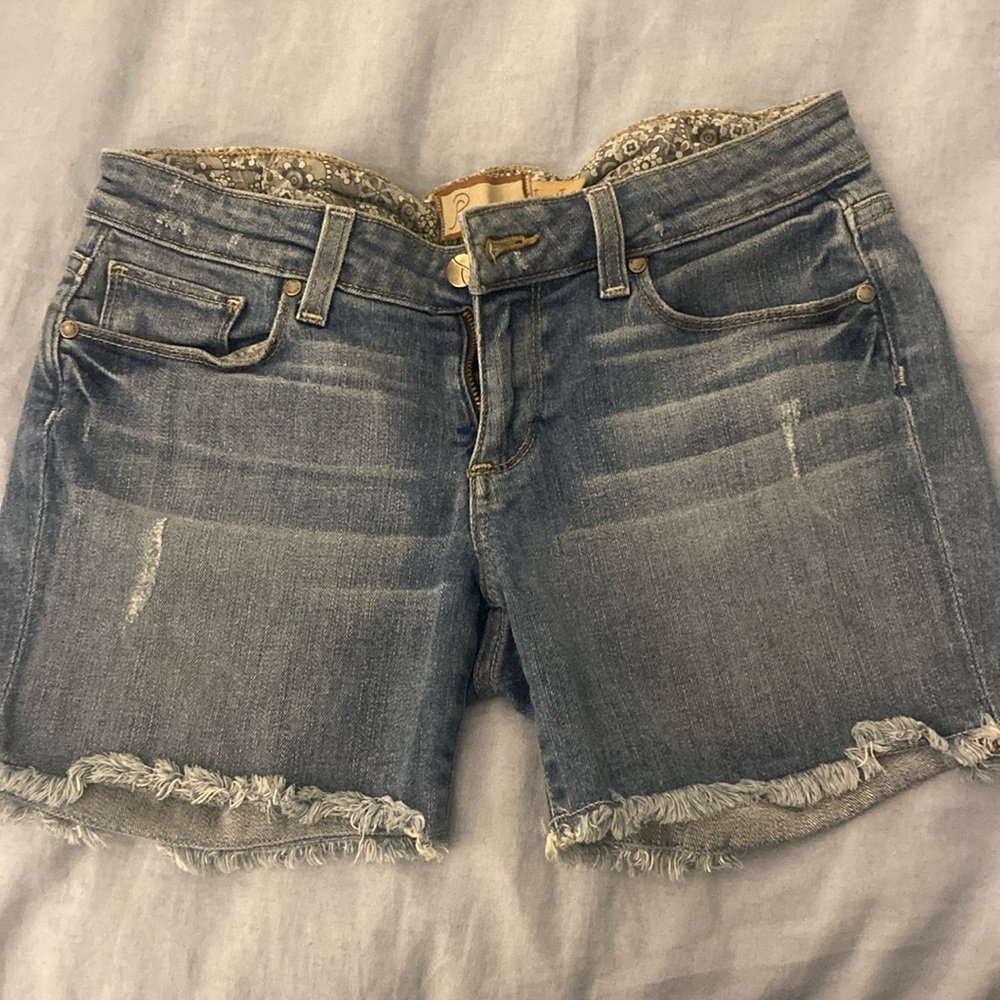 EUC Paige denim shorts size 25